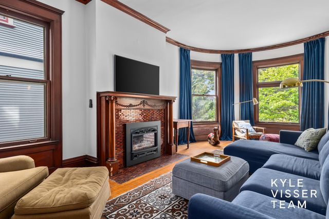 228 Madison Avenue SE, Grand Rapids, MI 49503