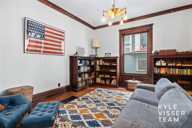 228 Madison Avenue SE, Grand Rapids, MI 49503