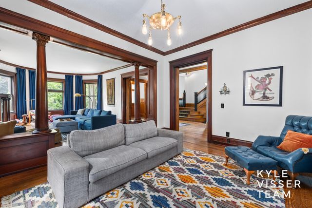 228 Madison Avenue SE, Grand Rapids, MI 49503