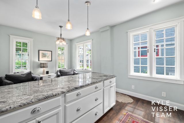 228 Madison Avenue SE, Grand Rapids, MI 49503