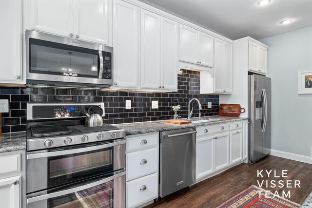 228 Madison Avenue SE, Grand Rapids, MI 49503