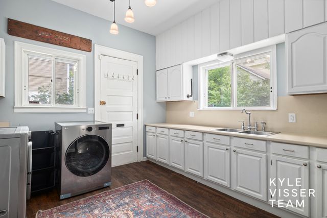 228 Madison Avenue SE, Grand Rapids, MI 49503