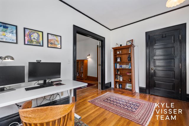 228 Madison Avenue SE, Grand Rapids, MI 49503