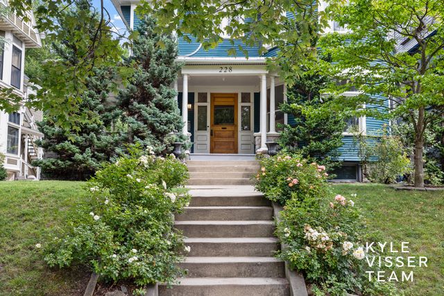 228 Madison Avenue SE, Grand Rapids, MI 49503