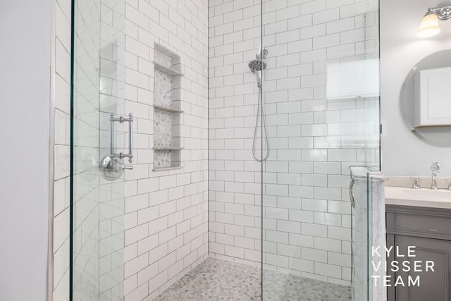228 Madison Avenue SE, Grand Rapids, MI 49503