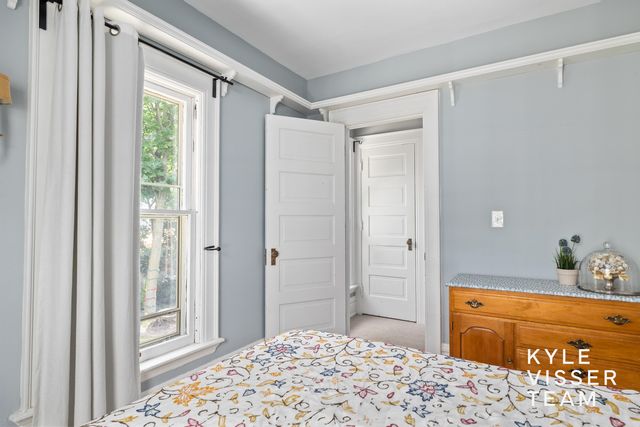 228 Madison Avenue SE, Grand Rapids, MI 49503