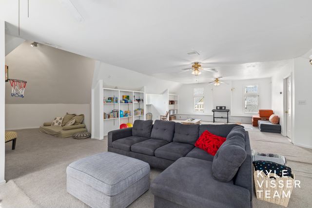 228 Madison Avenue SE, Grand Rapids, MI 49503