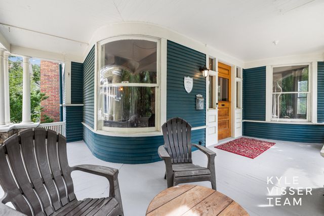 228 Madison Avenue SE, Grand Rapids, MI 49503