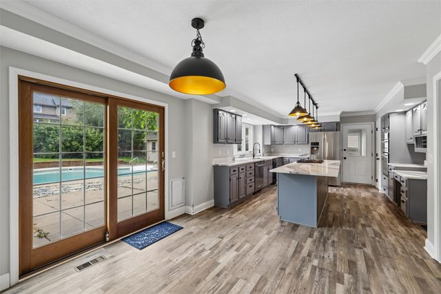 809 58th Street, West Des Moines, IA 50266