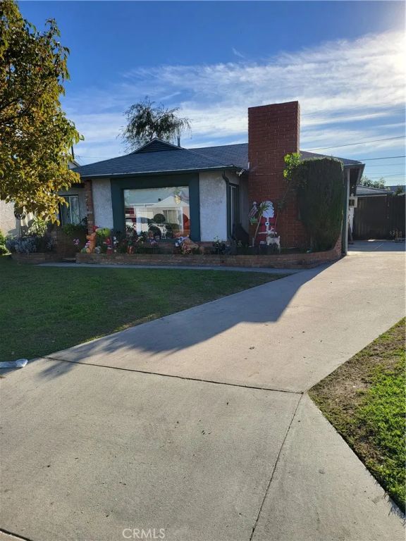 8516 Lyndora, Downey, CA 90242