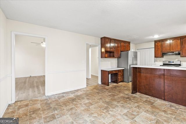 401 Streamview Lane, Stockbridge, GA 30281