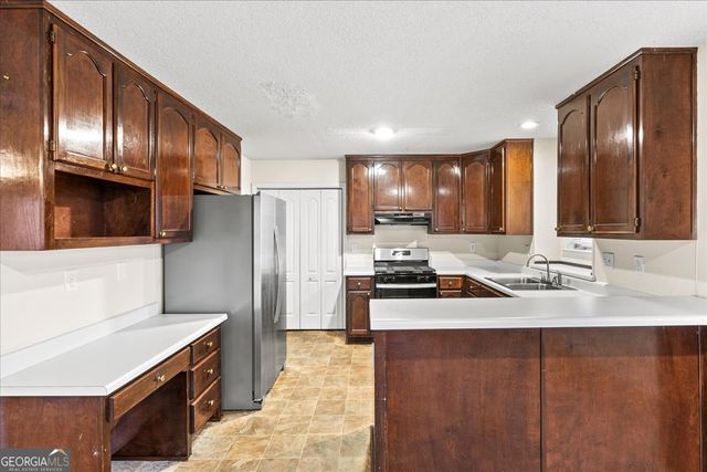 401 Streamview Lane, Stockbridge, GA 30281