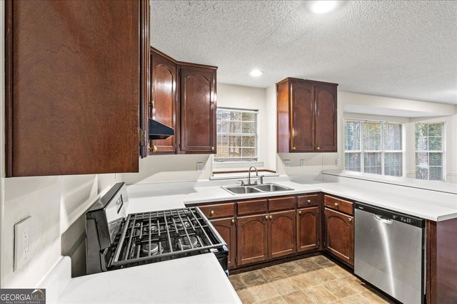 401 Streamview Lane, Stockbridge, GA 30281