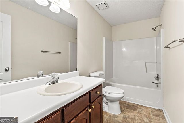 401 Streamview Lane, Stockbridge, GA 30281