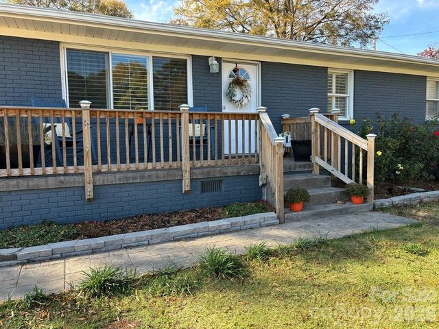 528 Waddell Drive, Albemarle, NC 28001