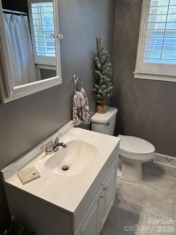 528 Waddell Drive, Albemarle, NC 28001