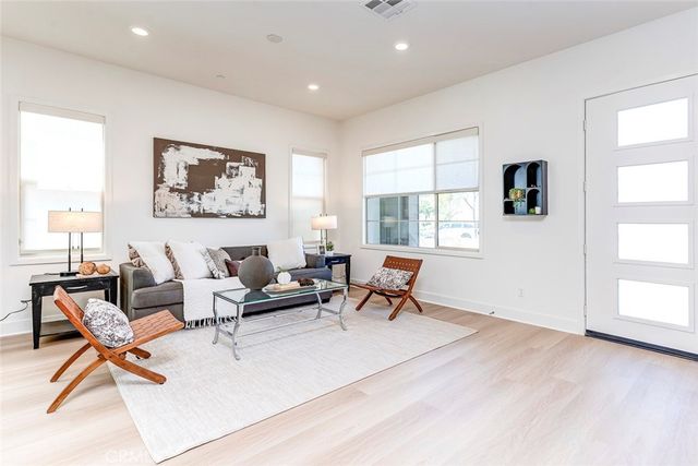 168 Scale, Irvine, CA 92618