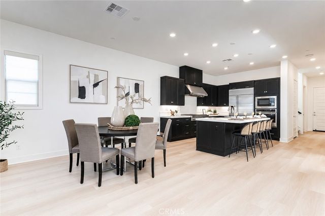 168 Scale, Irvine, CA 92618