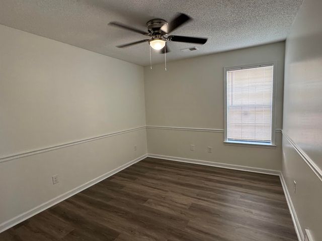 4214 MEADOW VALLEY DR E, Memphis, TN 38141