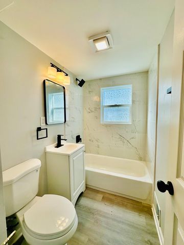 35 46th Avenue, Bellwood, IL 60104