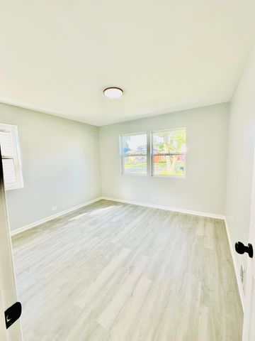 35 46th Avenue, Bellwood, IL 60104