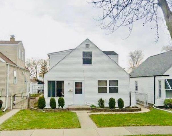 35 46th Avenue, Bellwood, IL 60104