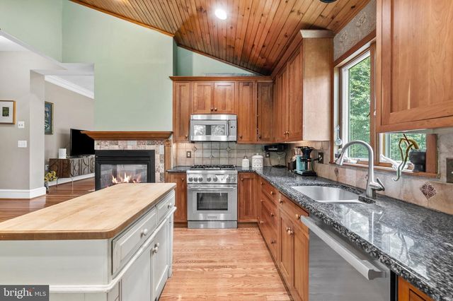 214 WESTMONT AVE, Haddonfield, NJ 08033