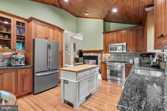 214 WESTMONT AVE, Haddonfield, NJ 08033