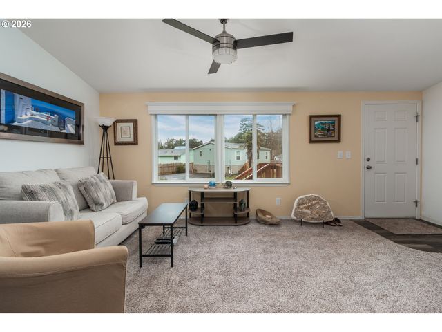 6269 Sw JETTY Ave, Lincoln City, OR 97367