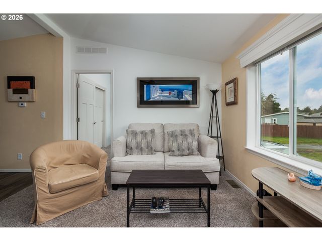 6269 Sw JETTY Ave, Lincoln City, OR 97367