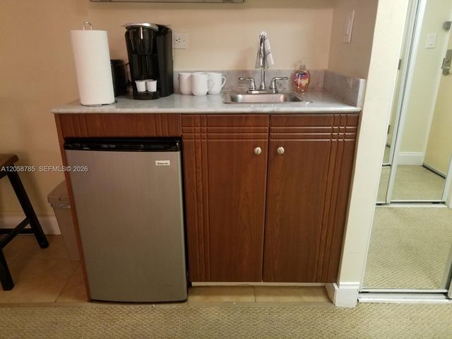 19201 Collins Avenue 429, Sunny Isles Beach, FL 33160