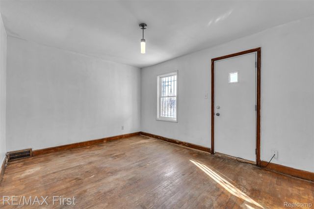 13991 Whitcomb Street, Detroit, MI 48227