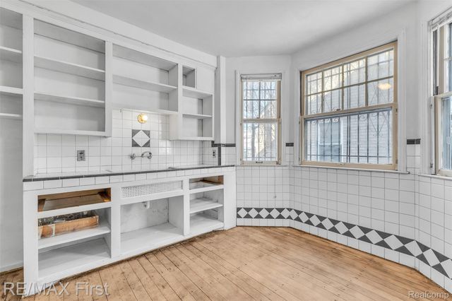 13991 Whitcomb Street, Detroit, MI 48227