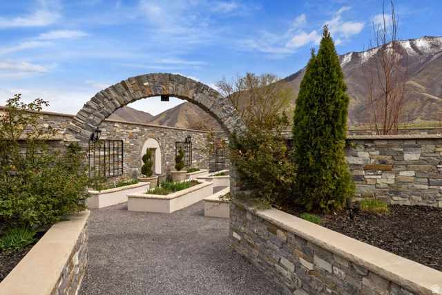 684 LOOKOUT POINT DR, Mapleton, UT 84664