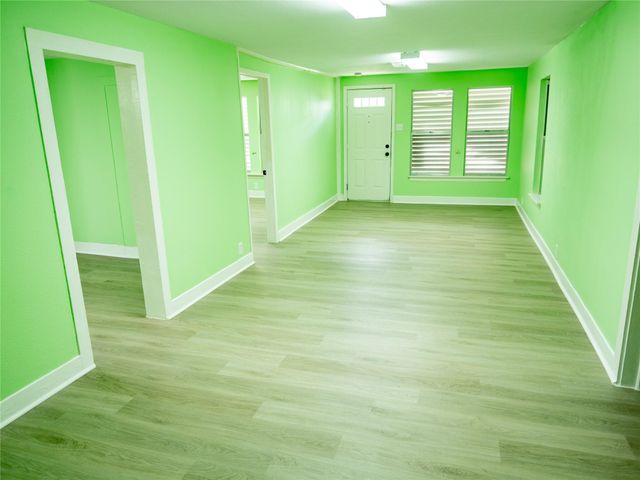 312 W Jefferson Avenue, Port O Connor, TX 77982