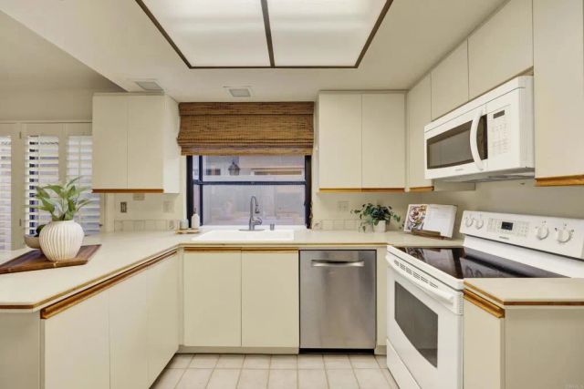 13025 Avenida Marbella, San Diego, CA 92128