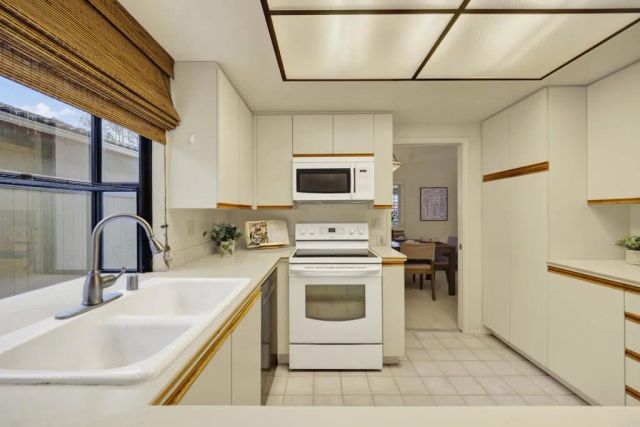 13025 Avenida Marbella, San Diego, CA 92128