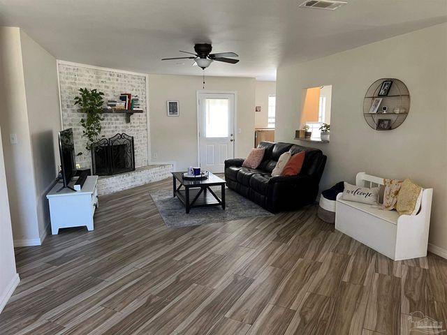 4207 Cherry Laurel Dr, Pensacola, FL 32504