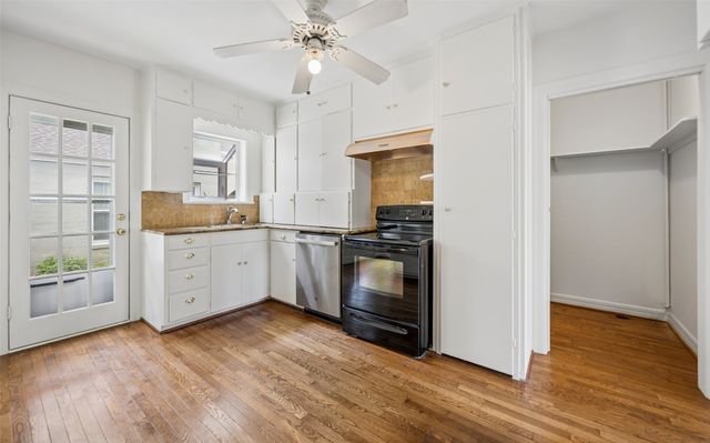 6101 Locke Avenue, Fort Worth, TX 76116