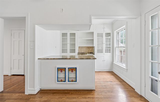 6101 Locke Avenue, Fort Worth, TX 76116