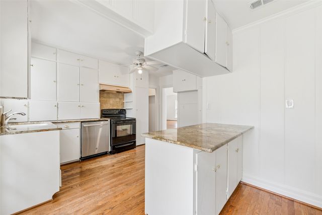 6101 Locke Avenue, Fort Worth, TX 76116