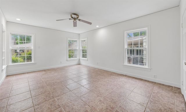 6101 Locke Avenue, Fort Worth, TX 76116