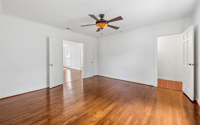6101 Locke Avenue, Fort Worth, TX 76116