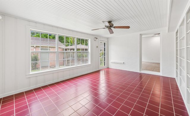 6101 Locke Avenue, Fort Worth, TX 76116