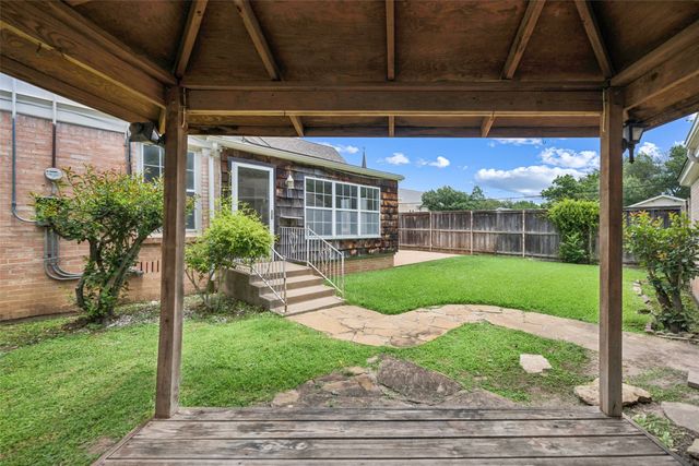 6101 Locke Avenue, Fort Worth, TX 76116