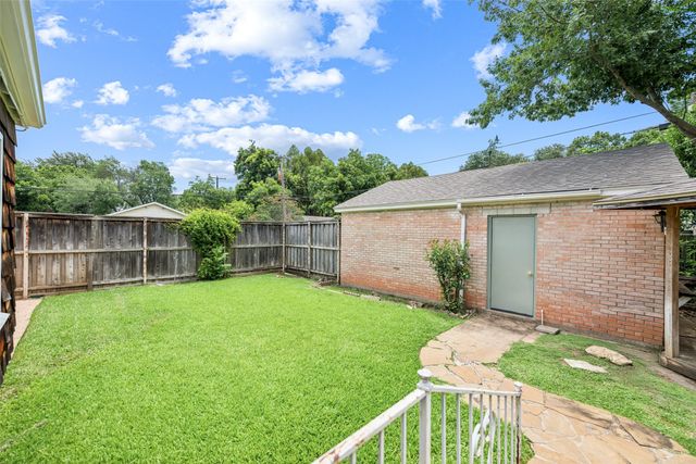 6101 Locke Avenue, Fort Worth, TX 76116