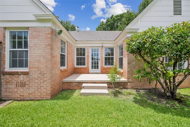 6101 Locke Avenue, Fort Worth, TX 76116