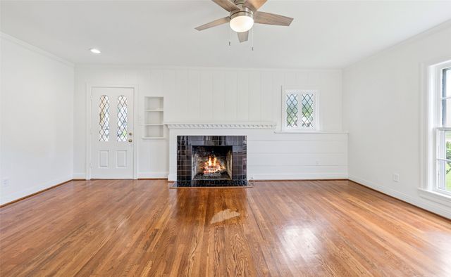6101 Locke Avenue, Fort Worth, TX 76116