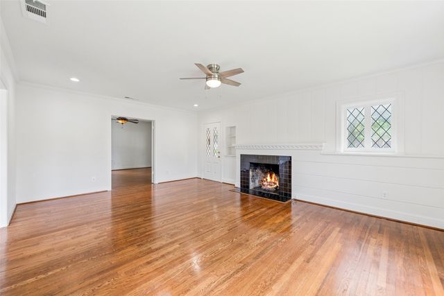 6101 Locke Avenue, Fort Worth, TX 76116