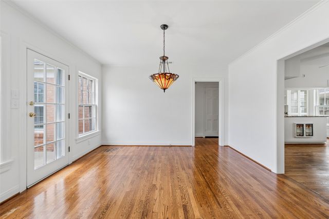 6101 Locke Avenue, Fort Worth, TX 76116